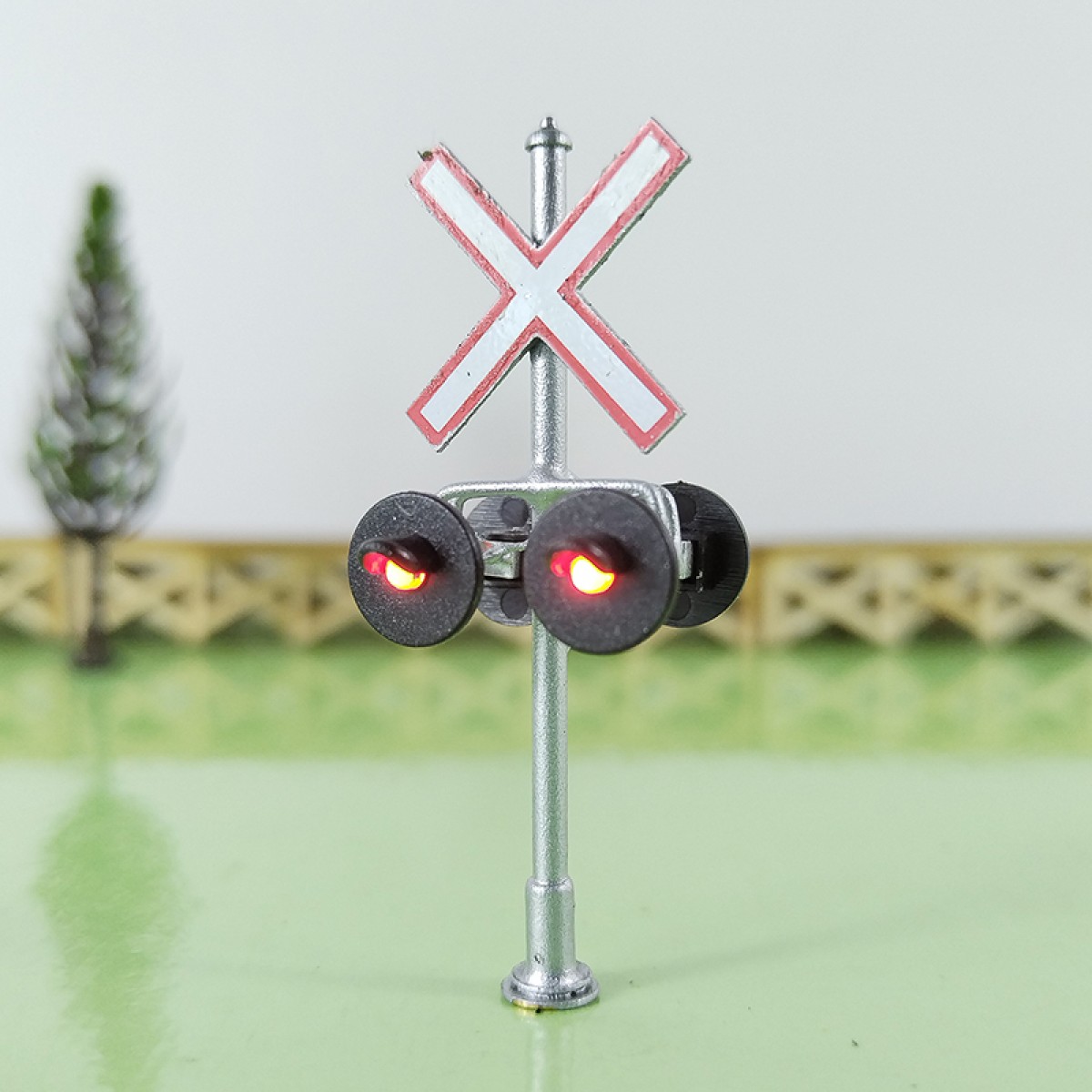 1 x HO scale Canadian railroad grade crossing signals LED made 4 targets #CCS40